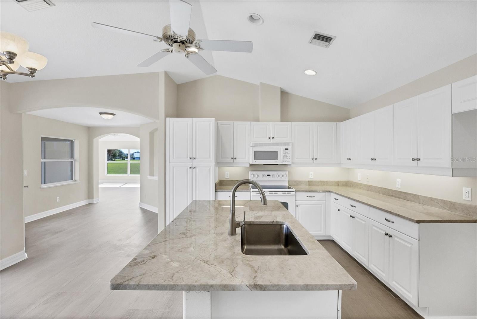 Image 17 of 37 For 177 Valencia Lakes Drive