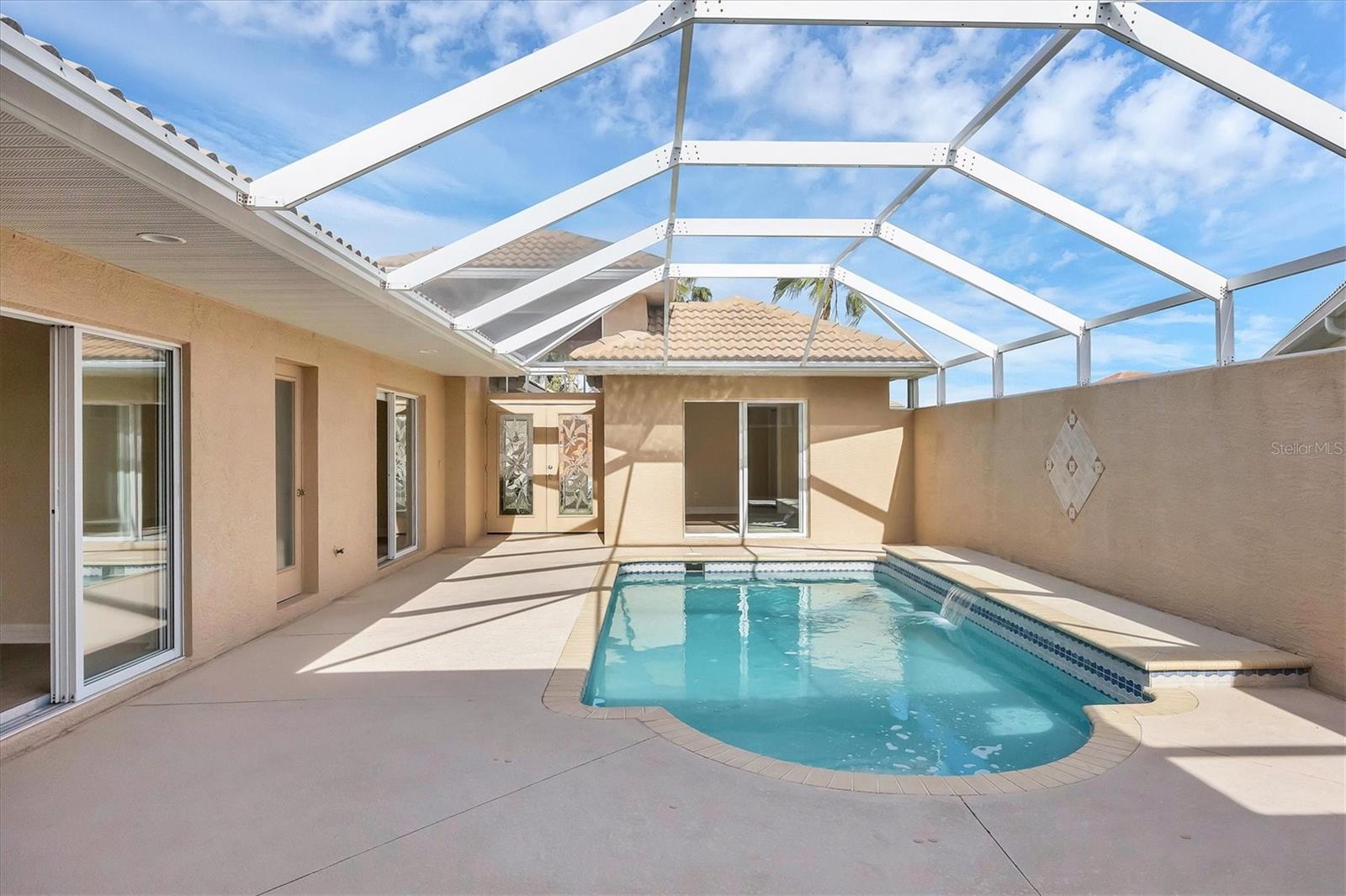 Image 28 of 37 For 177 Valencia Lakes Drive