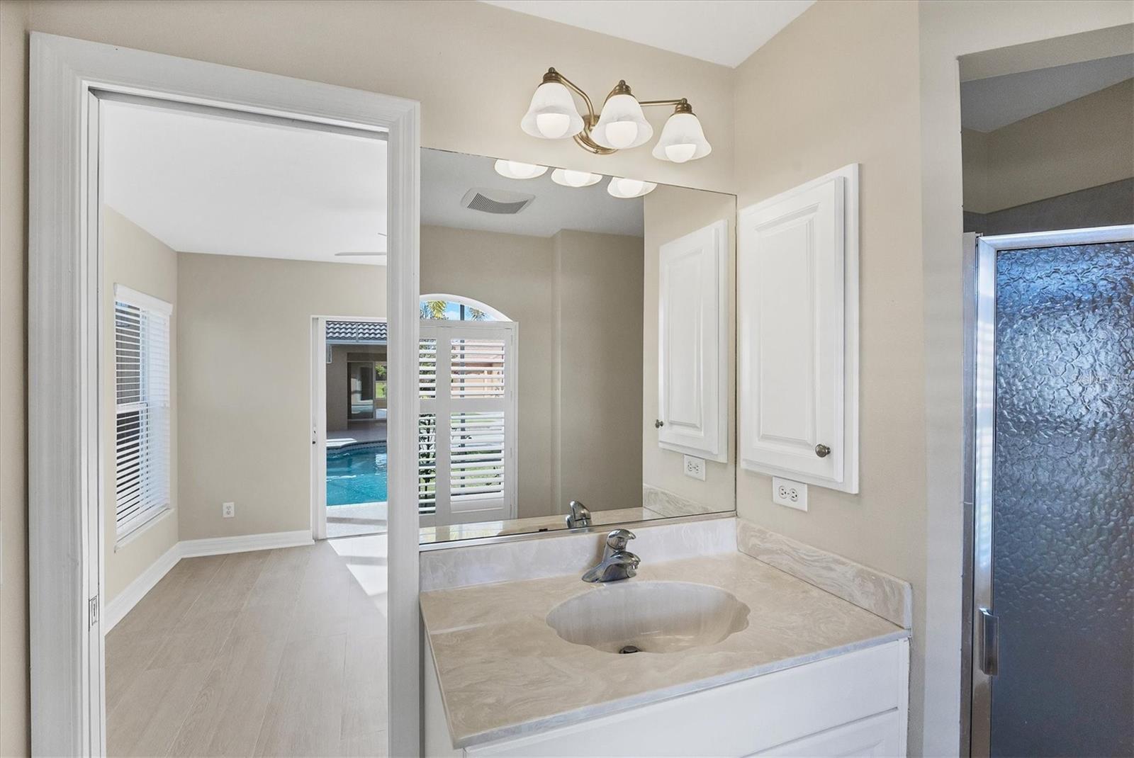 Image 30 of 37 For 177 Valencia Lakes Drive