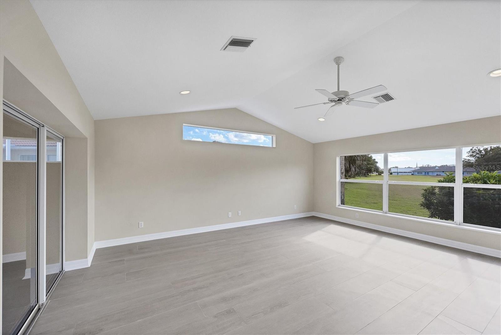 Image 8 of 37 For 177 Valencia Lakes Drive