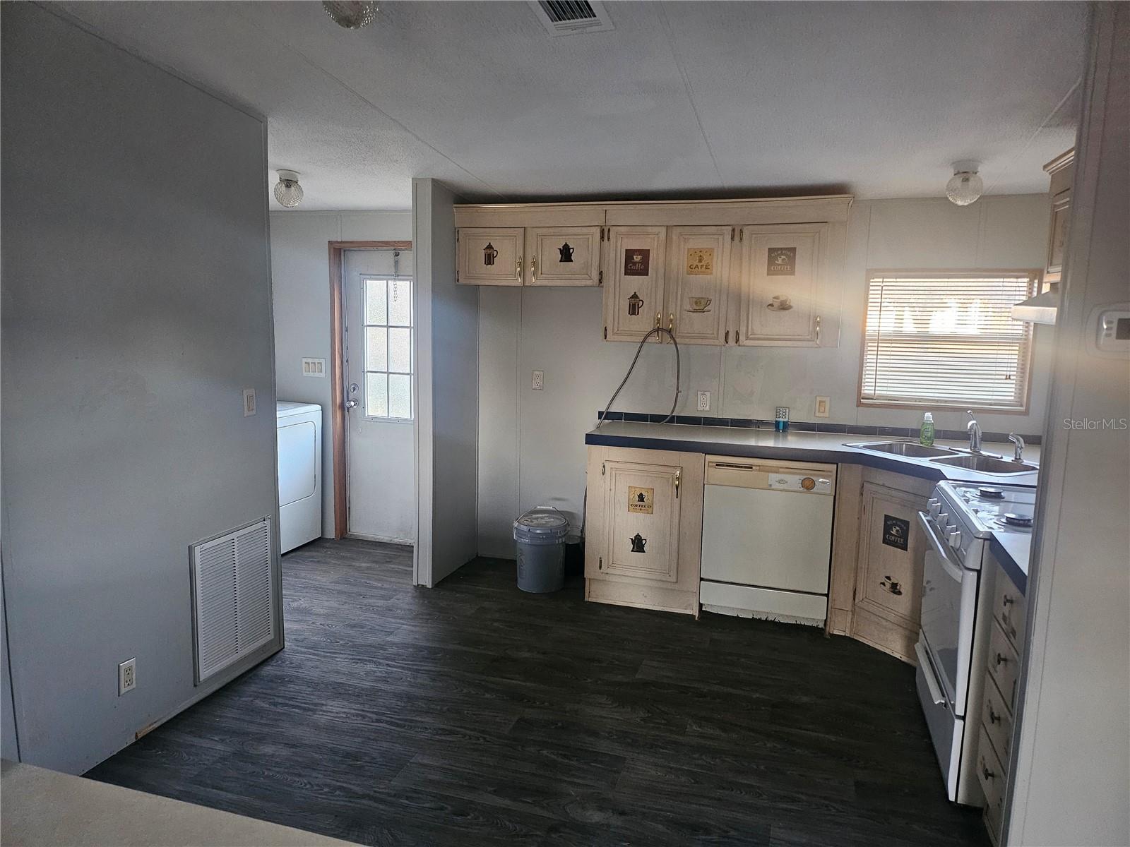 Image 11 of 11 For 2740 Vermont Avenue