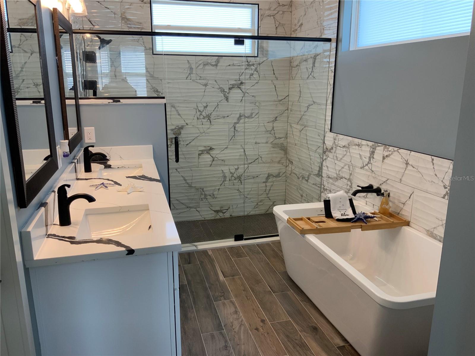 Image 14 of 28 For 837 Oaks Shores Road