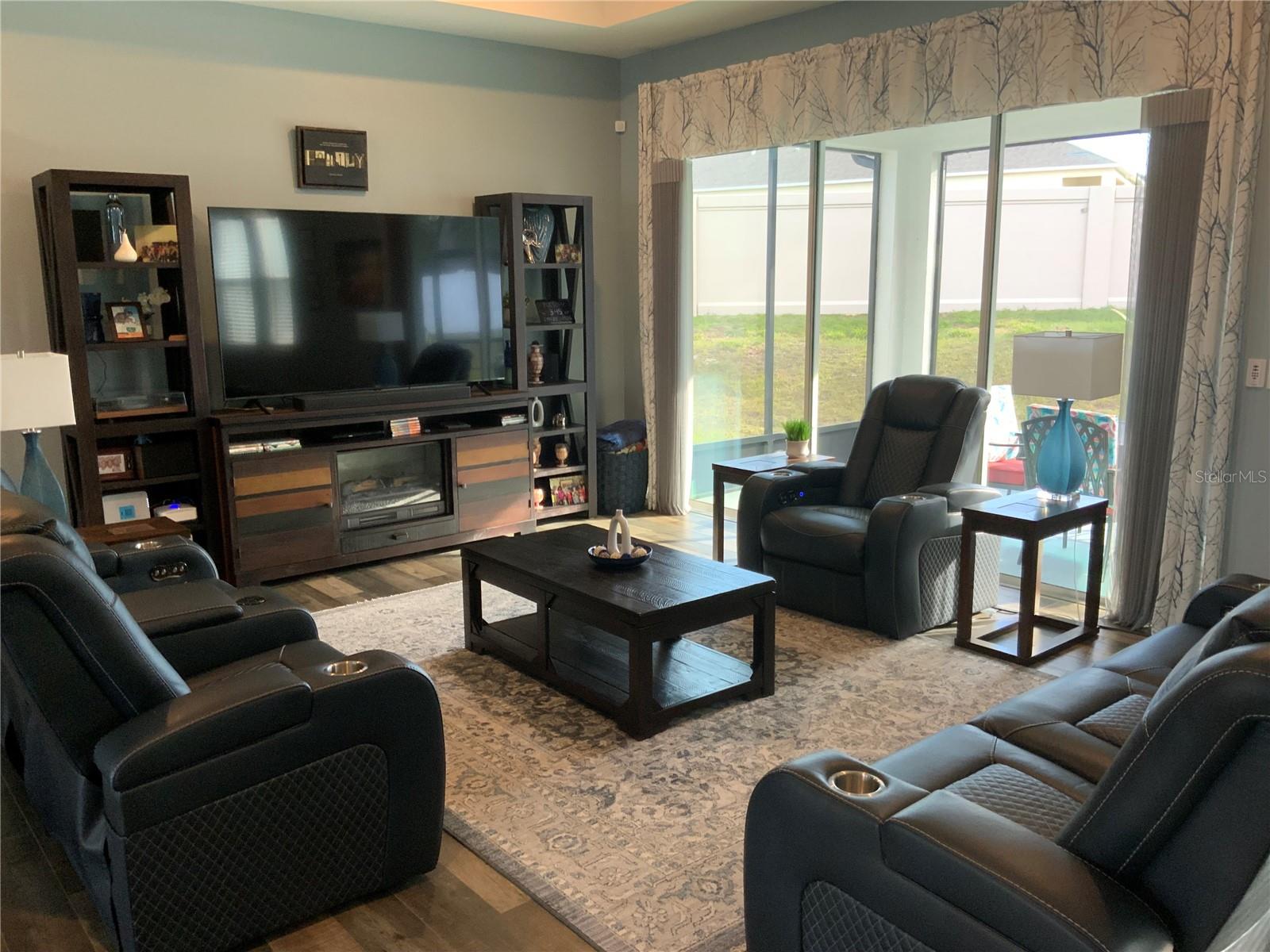 Image 7 of 28 For 837 Oaks Shores Road