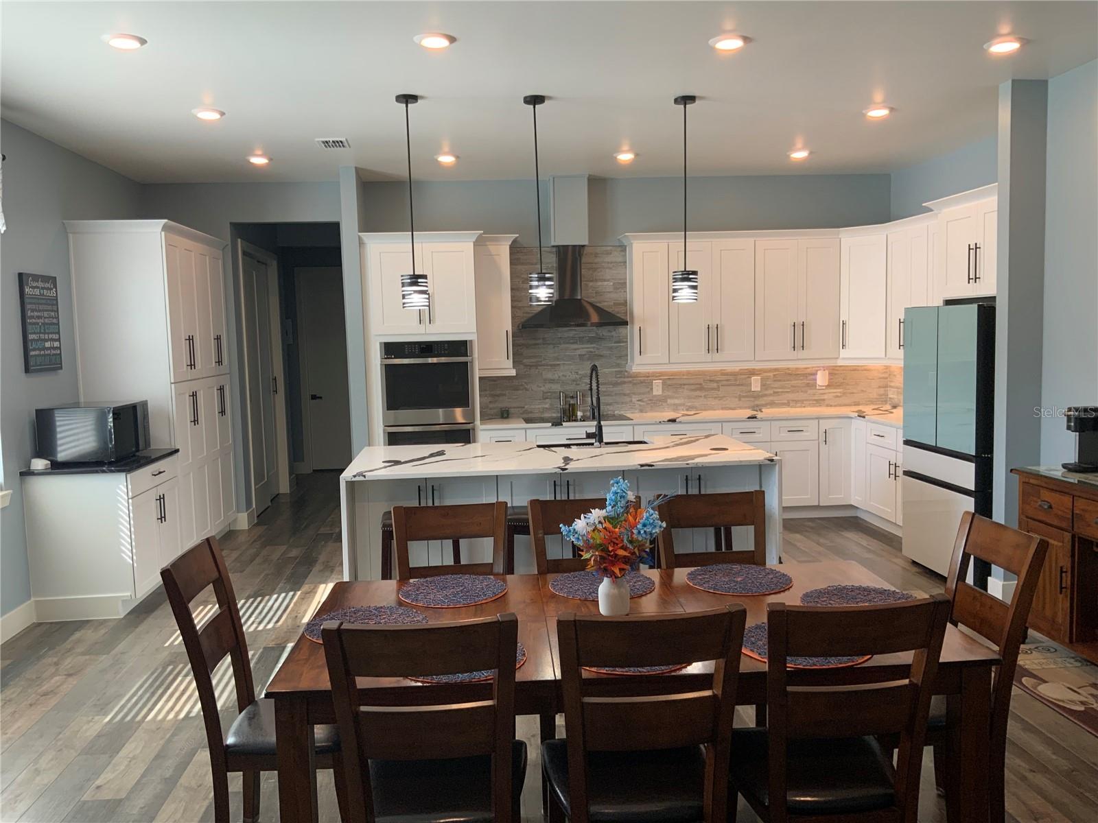 Image 8 of 28 For 837 Oaks Shores Road