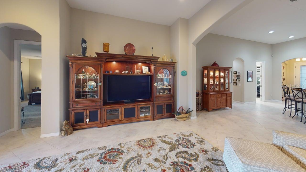 Image 14 of 71 For 12840 24th Street Circle East