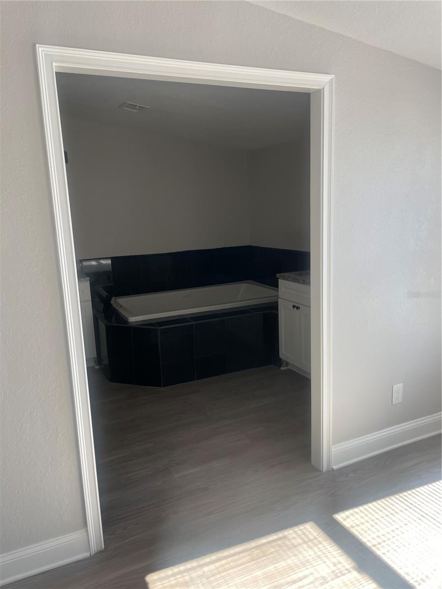 Image 11 of 18 For 4454 Lower Meadow Road