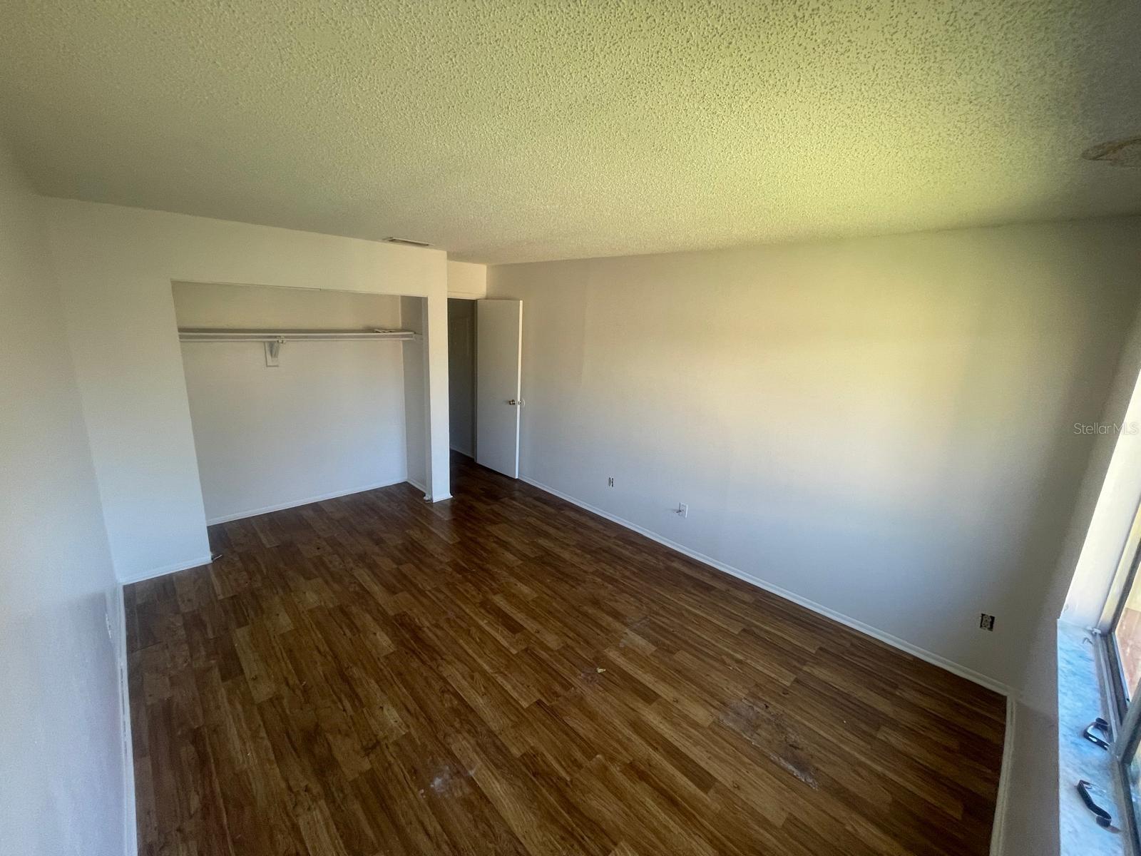 Image 10 of 24 For 646 Kenwick Circle 205