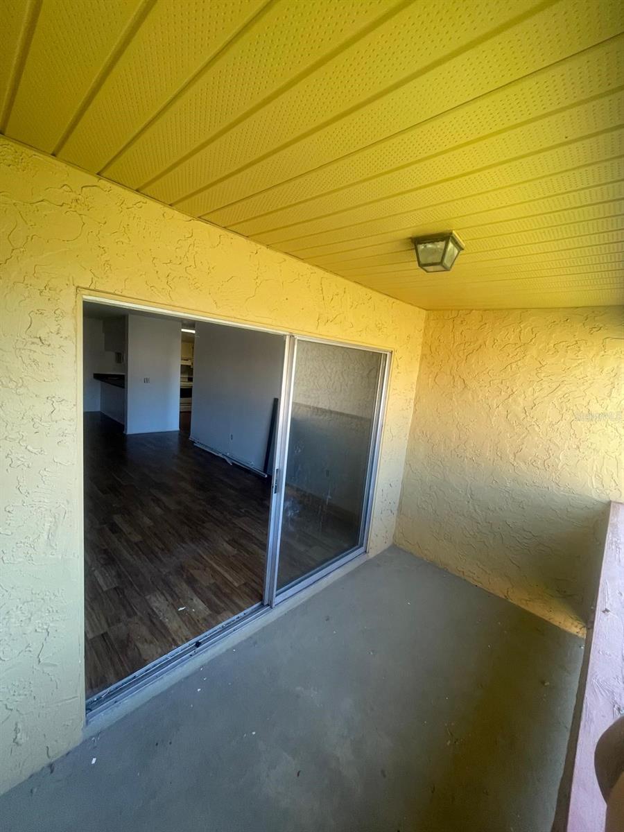 Image 13 of 24 For 646 Kenwick Circle 205