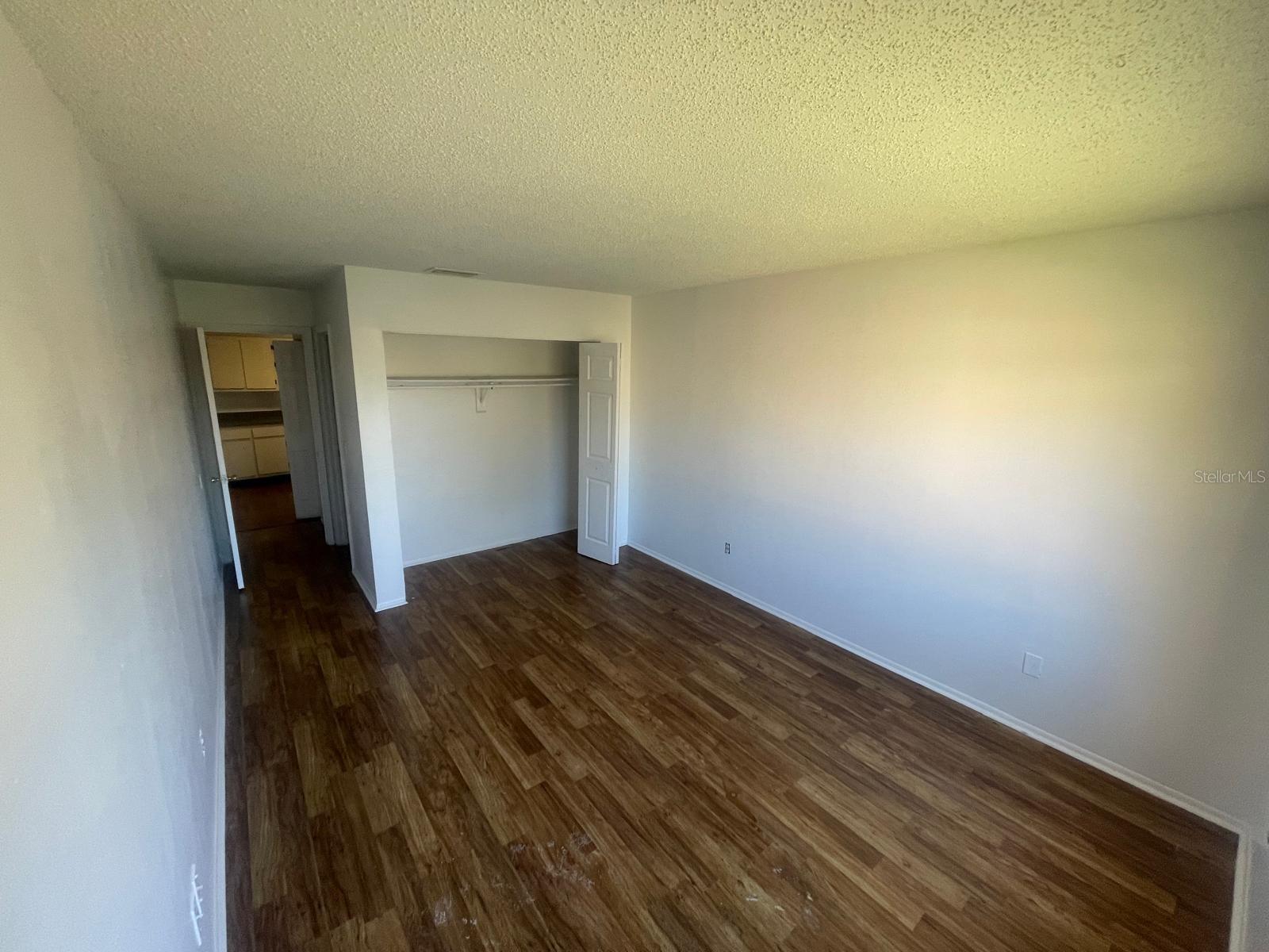 Image 9 of 24 For 646 Kenwick Circle 205