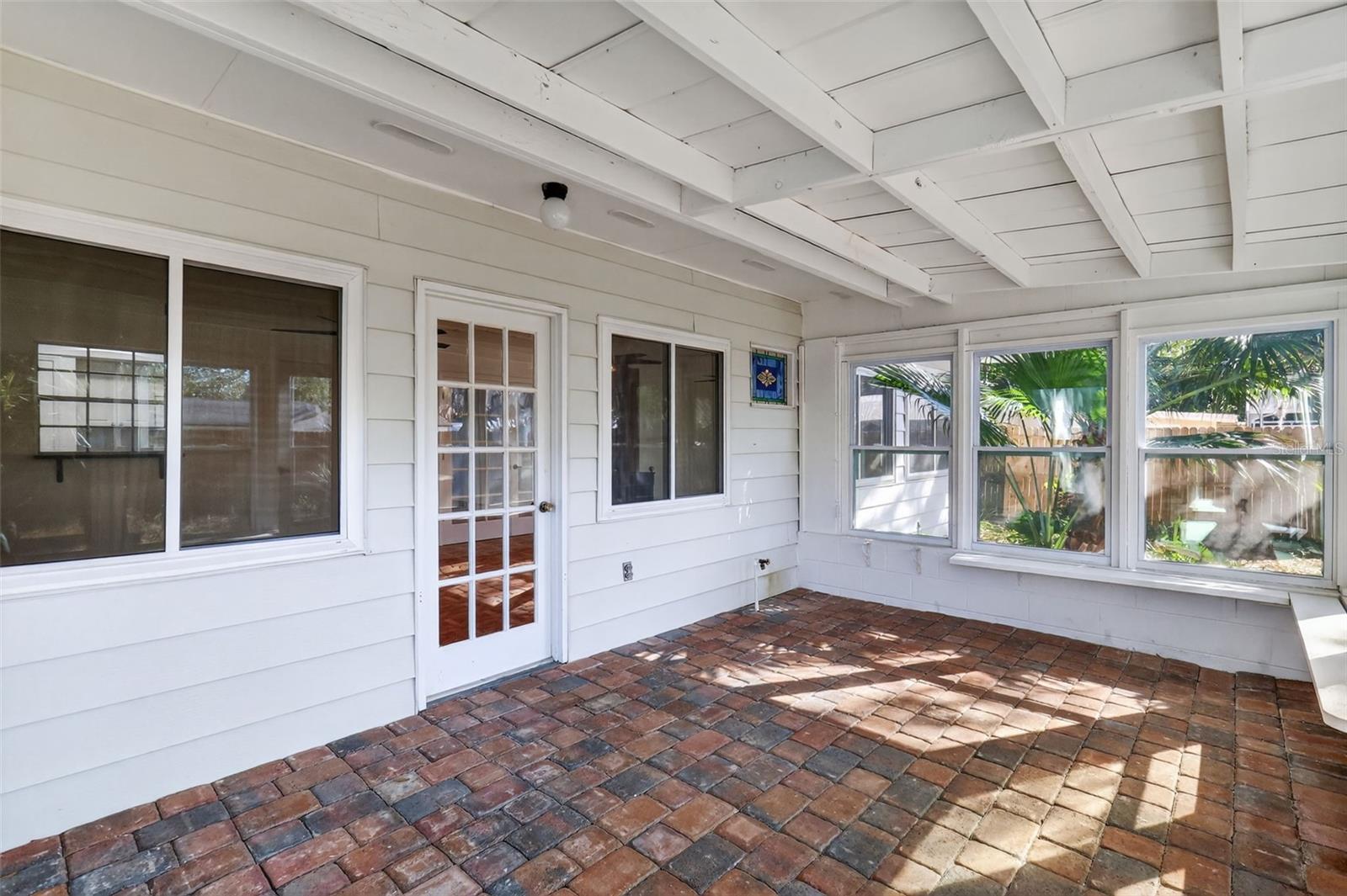 Image 24 of 36 For 3450 Laurel Drive