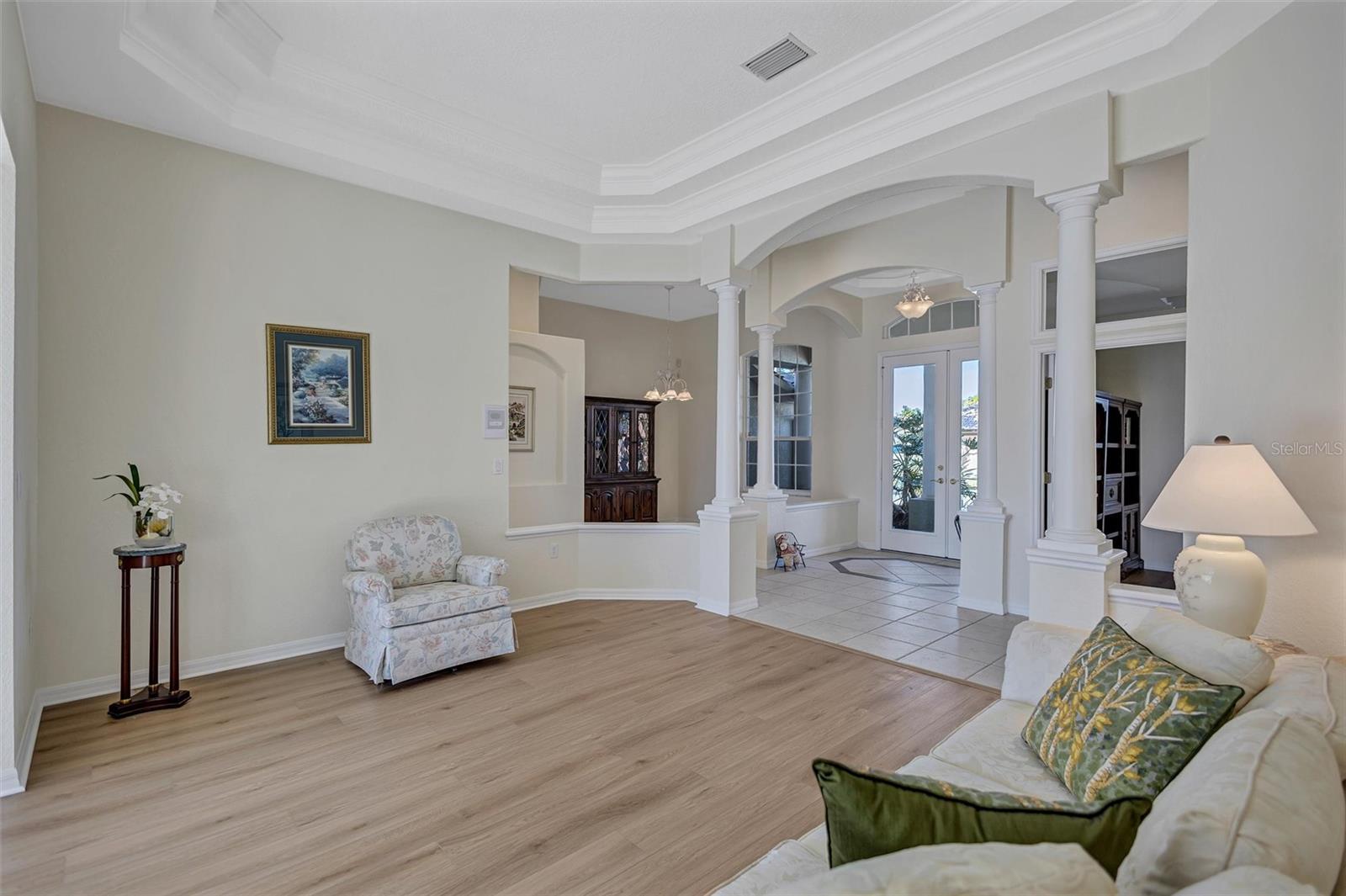 Image 14 of 61 For 5484 Oak Crest Boulevard