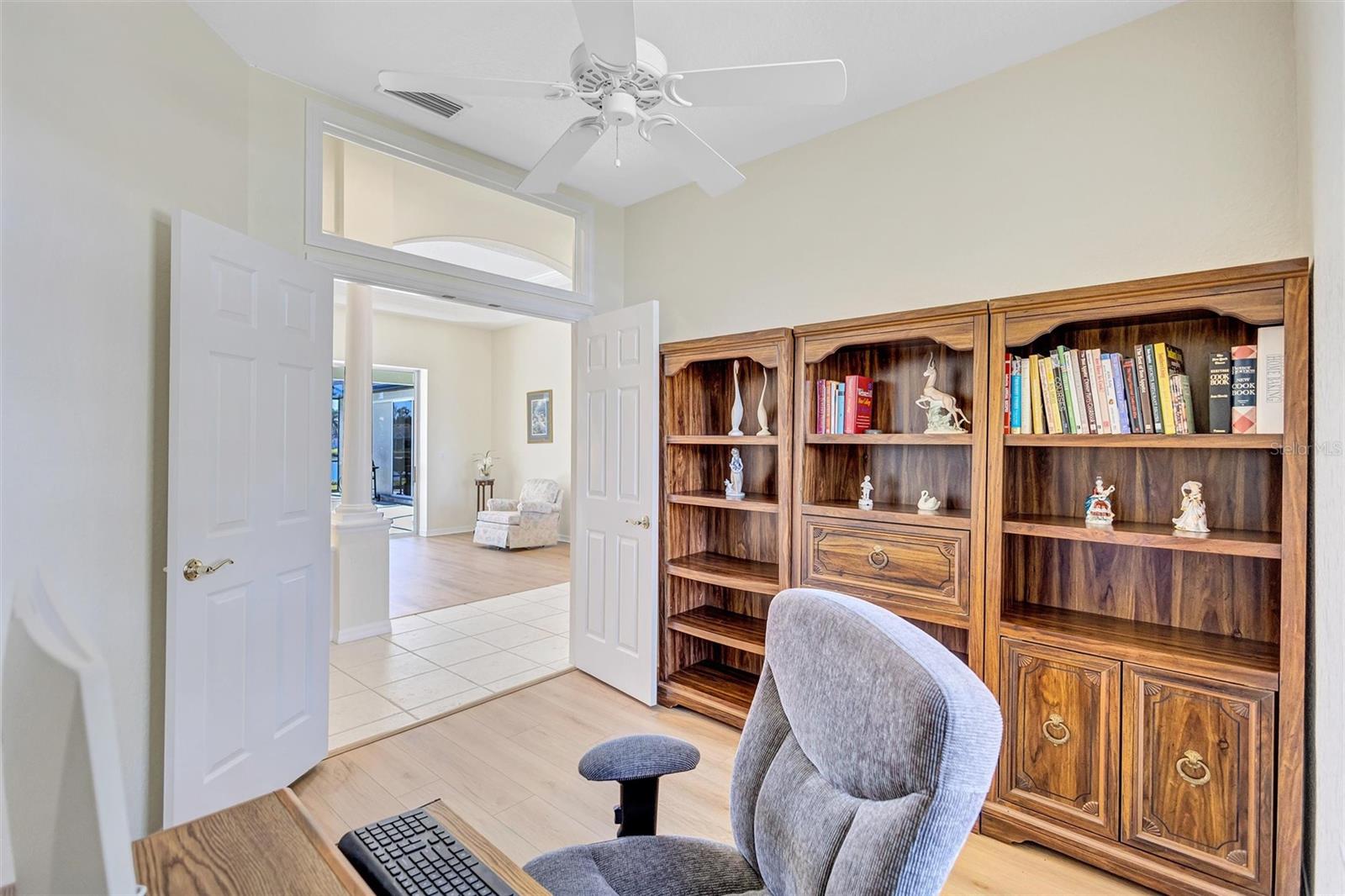 Image 18 of 61 For 5484 Oak Crest Boulevard