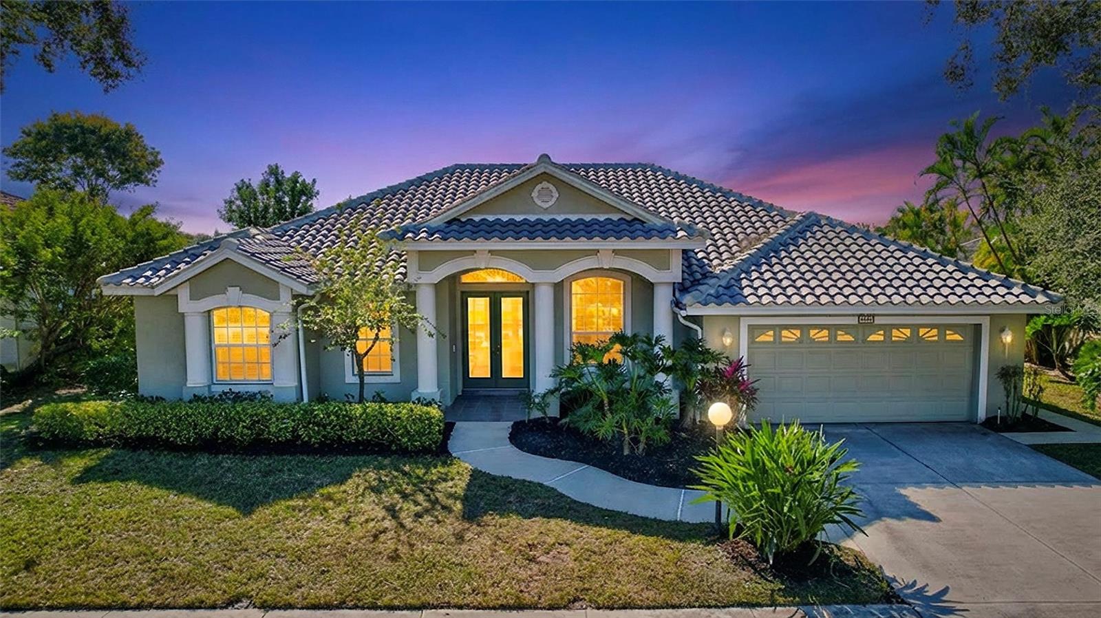 Image 2 of 61 For 5484 Oak Crest Boulevard