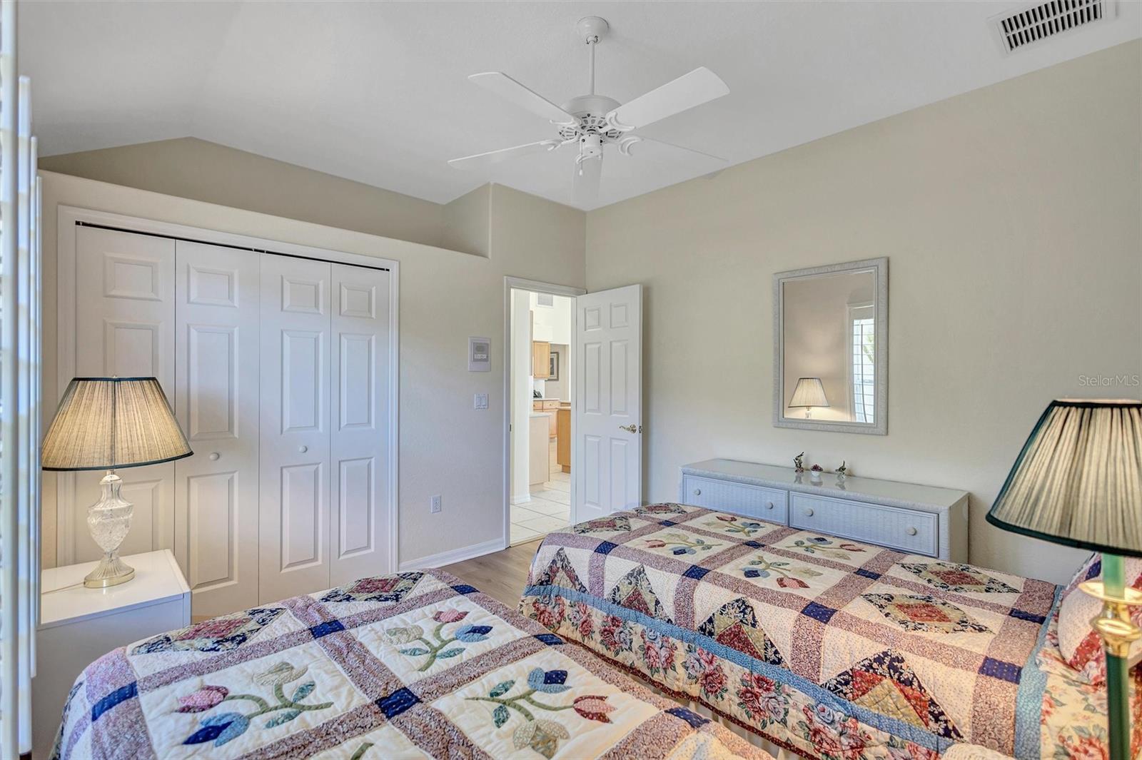 Image 41 of 61 For 5484 Oak Crest Boulevard