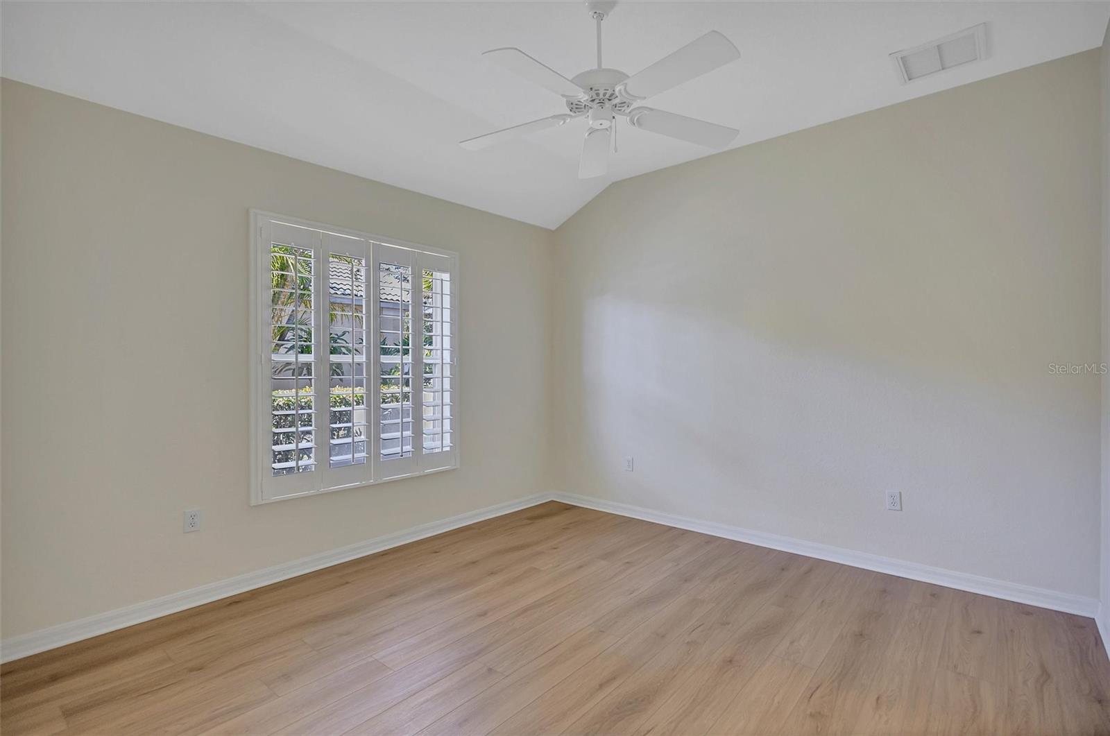 Image 43 of 61 For 5484 Oak Crest Boulevard