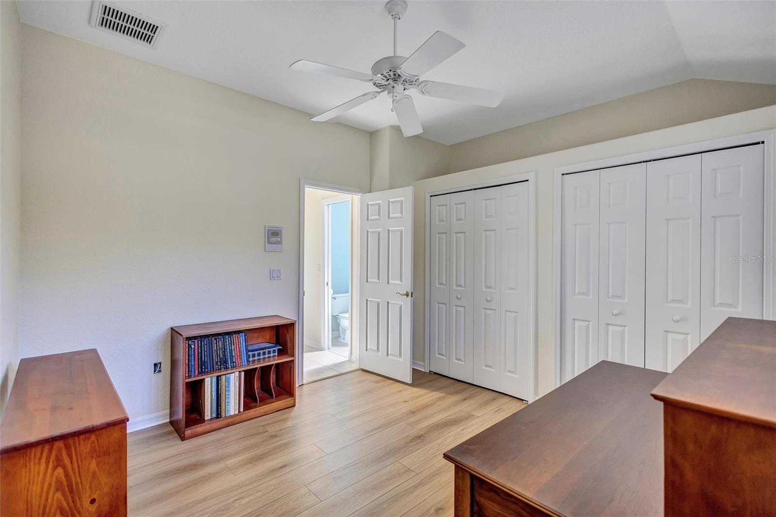 Image 46 of 61 For 5484 Oak Crest Boulevard