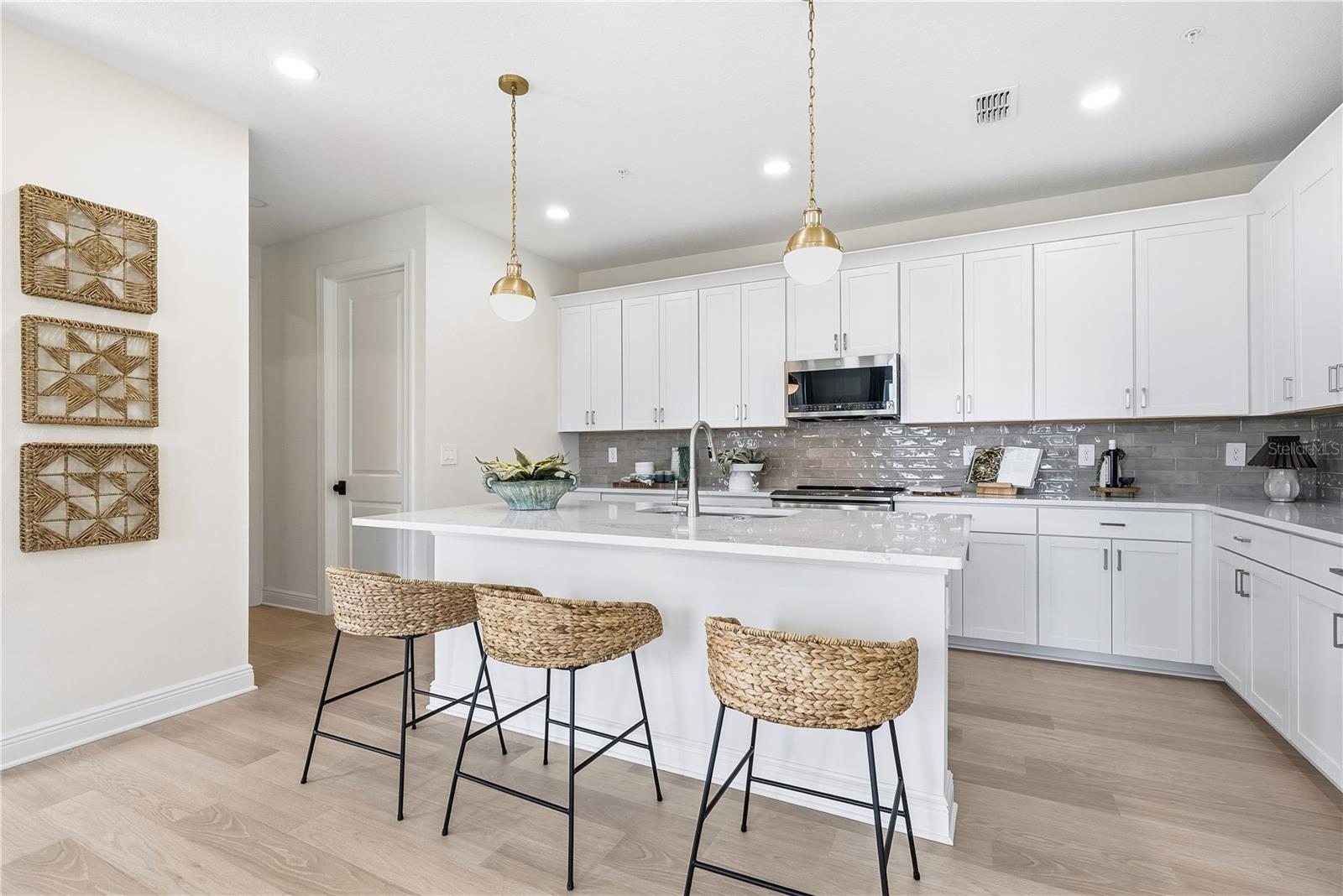 Image 6 of 19 For 17841 Broadleaf Loop