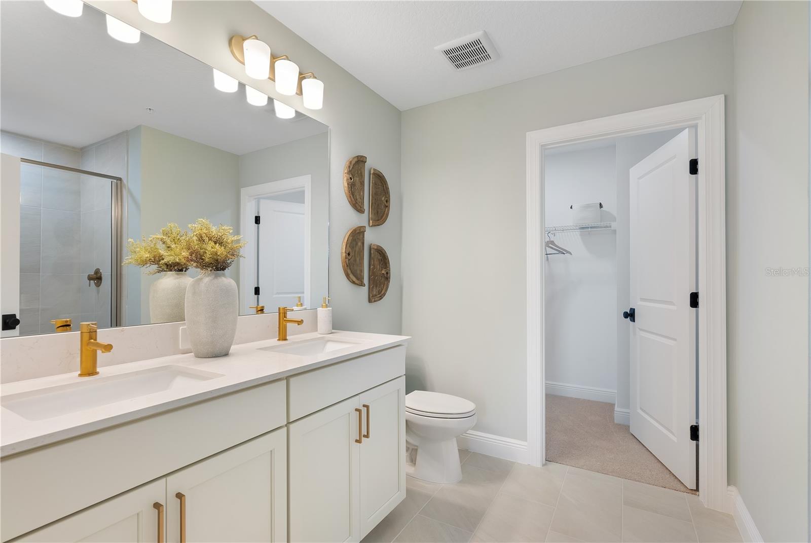 Image 9 of 13 For 17835 Broadleaf Loop