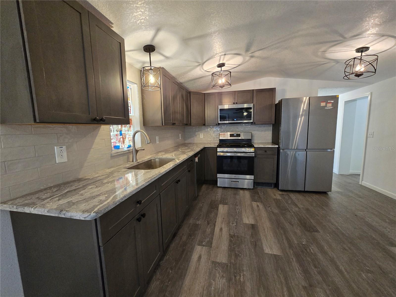 Image 12 of 21 For 43541 Dixie Drive