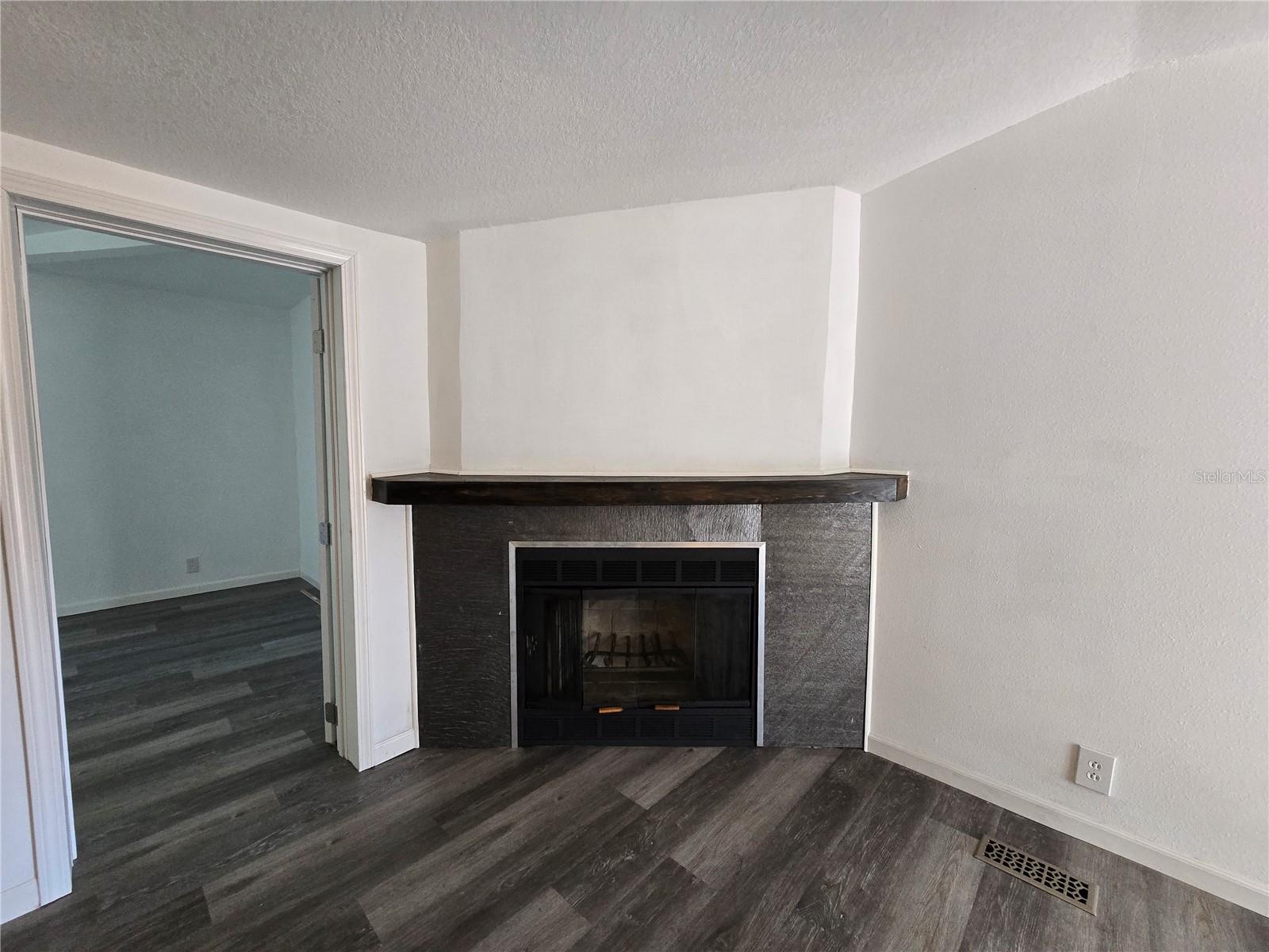 Image 3 of 21 For 43541 Dixie Drive