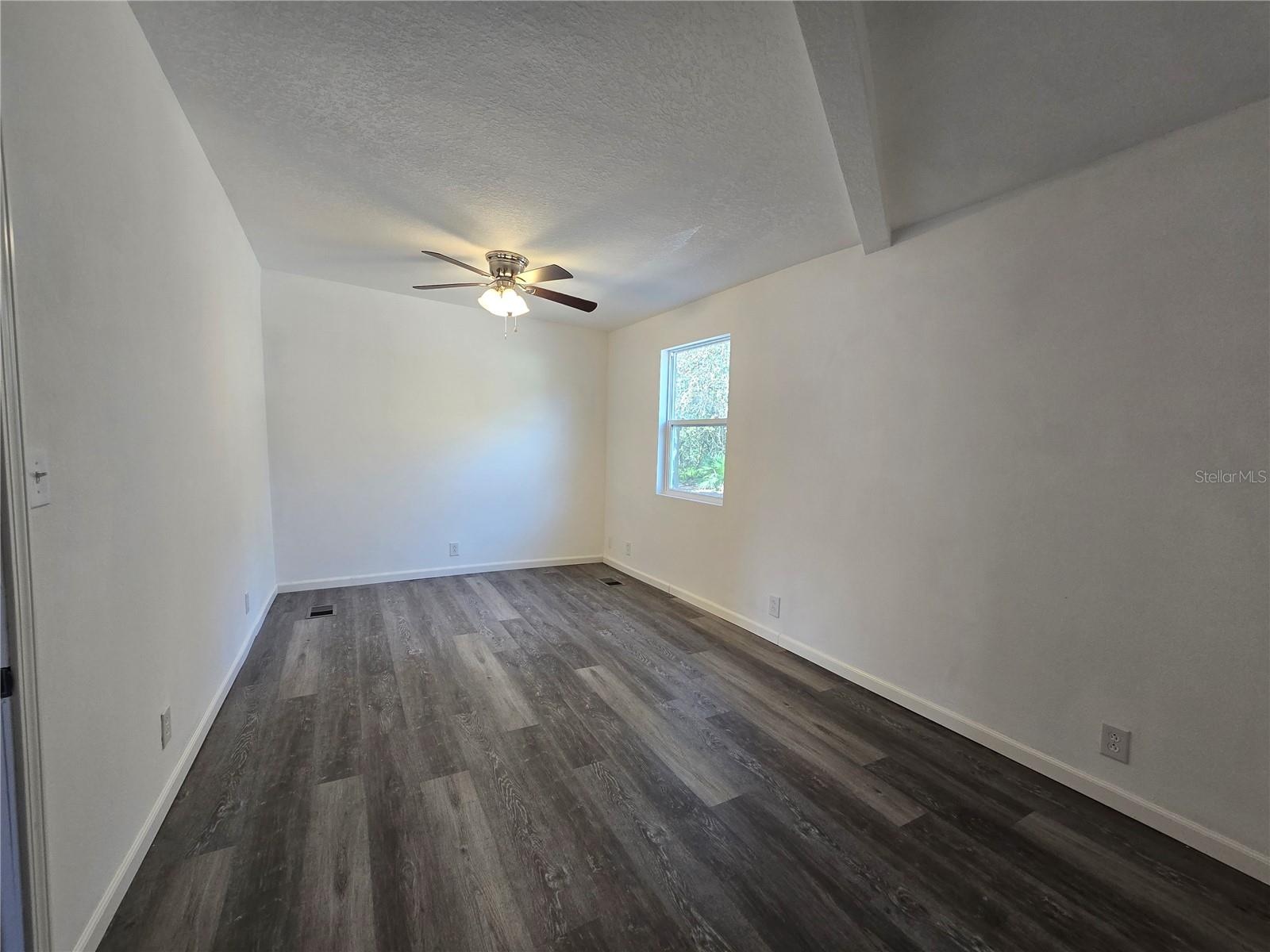 Image 6 of 21 For 43541 Dixie Drive