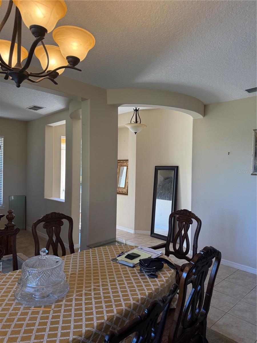 Image 5 of 55 For 3101 Swingle Drive