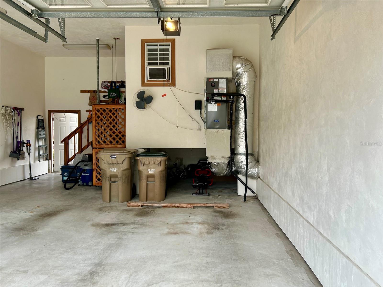 Image 32 of 48 For 55730 Holiday Circle