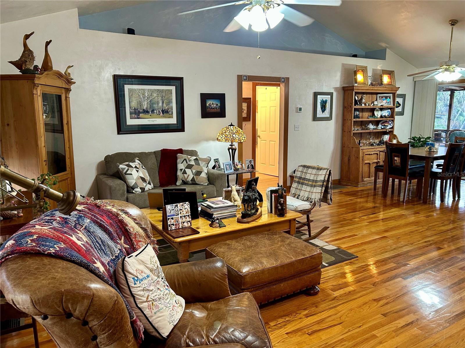 Image 7 of 48 For 55730 Holiday Circle