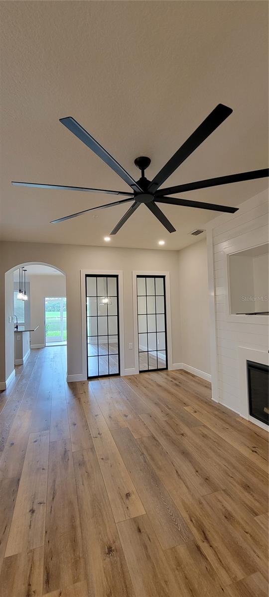 Image 4 of 22 For 3806 Parkridge Circle 21-105