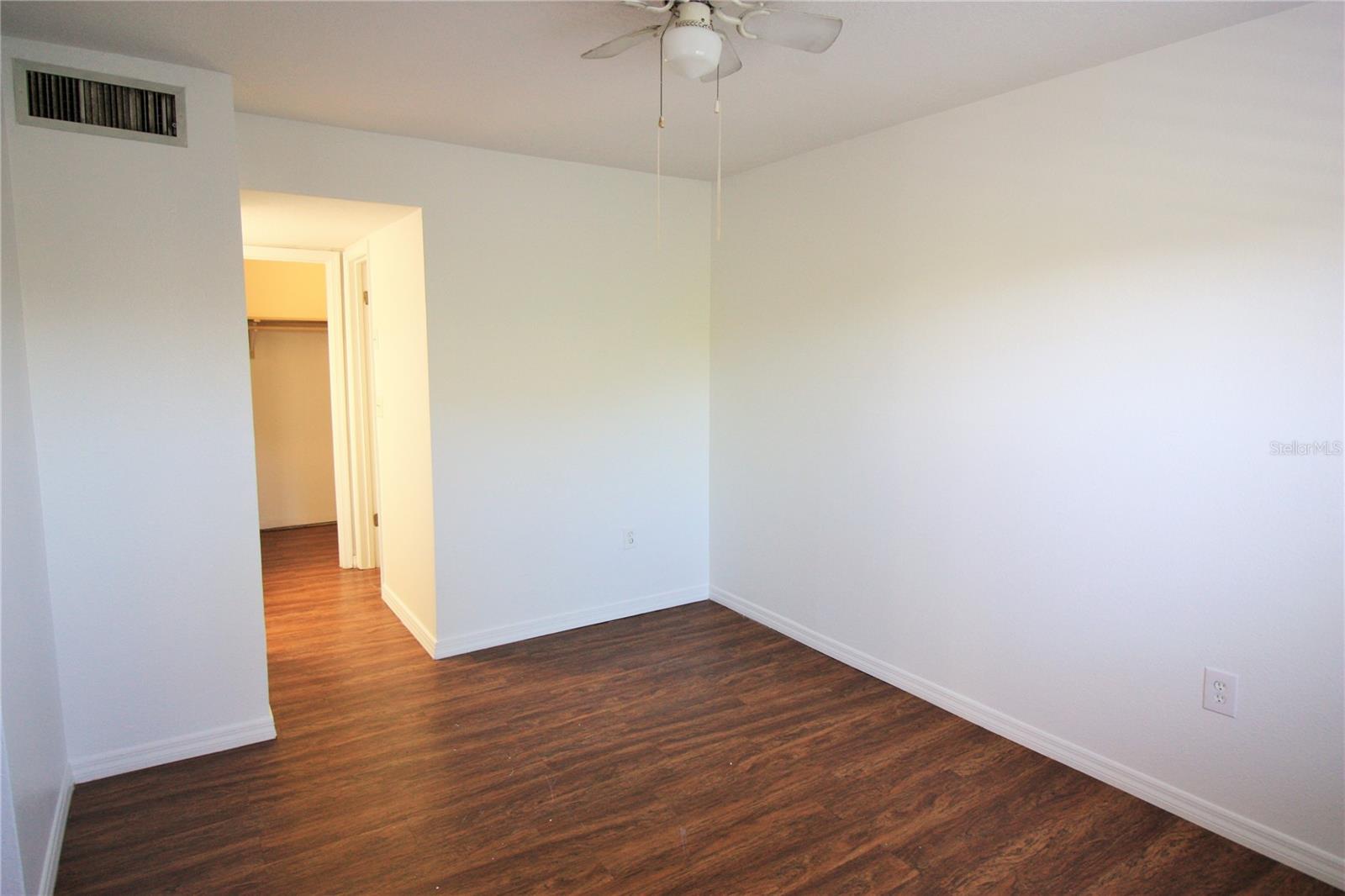 Image 11 of 22 For 555 Flemming Way 207