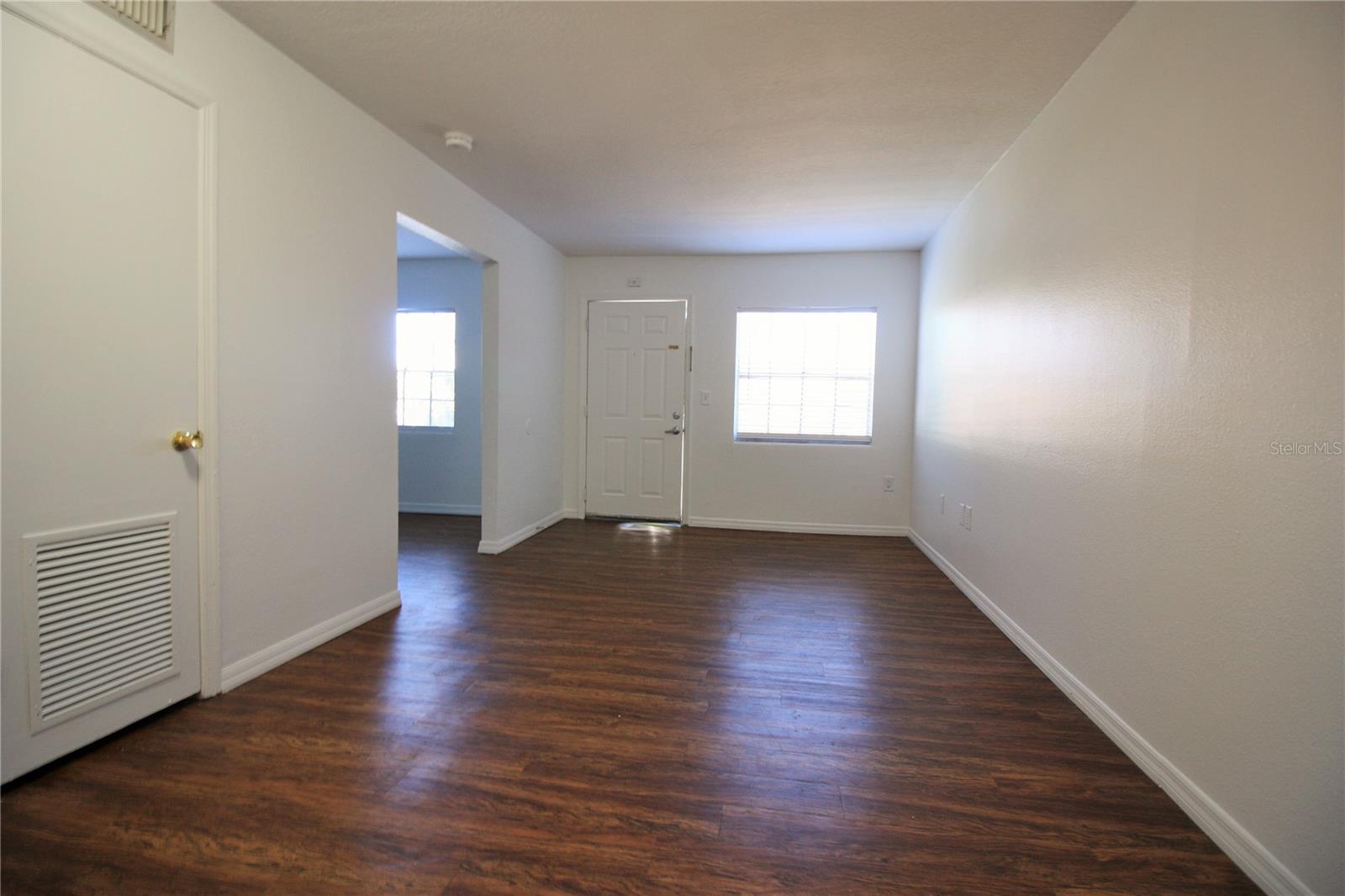 Image 16 of 22 For 555 Flemming Way 207