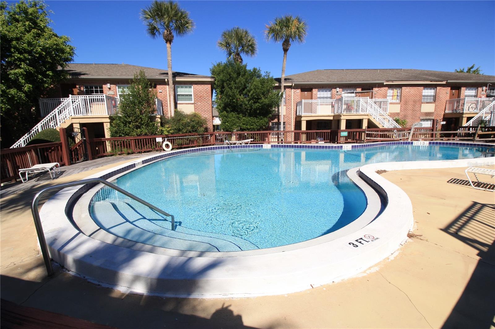 Image 4 of 22 For 555 Flemming Way 207