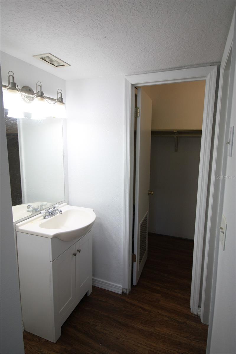 Image 8 of 22 For 555 Flemming Way 207