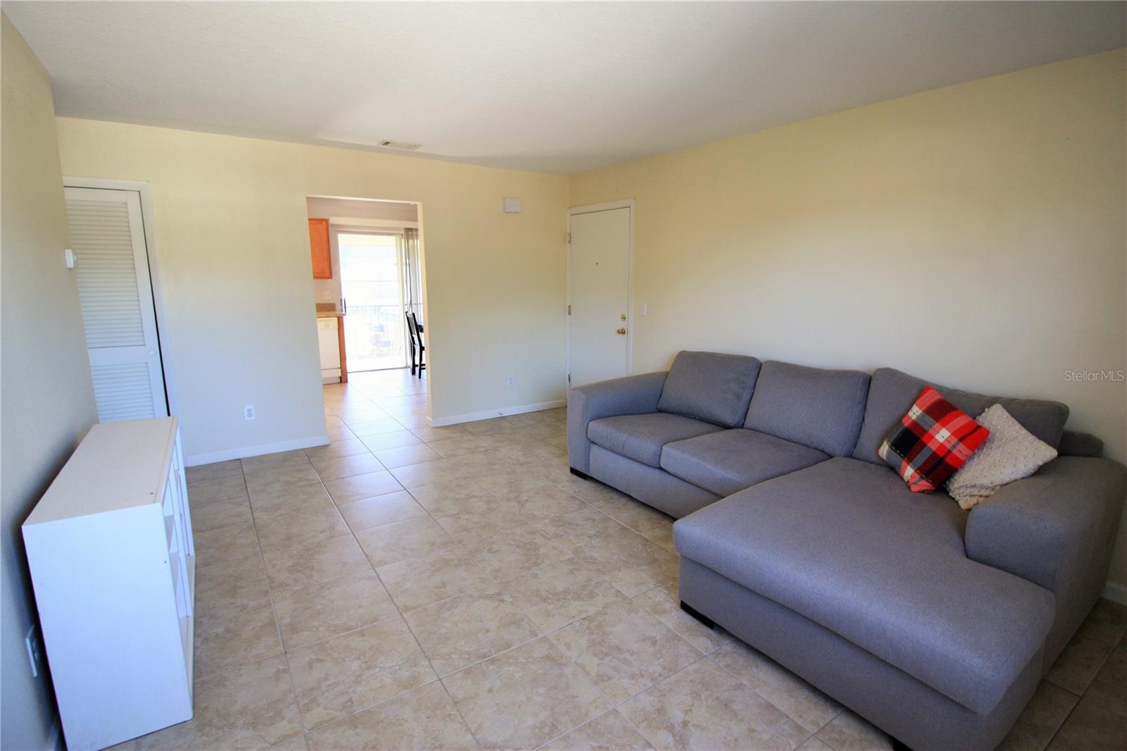 Image 9 of 23 For 1380 Indiana Avenue 3