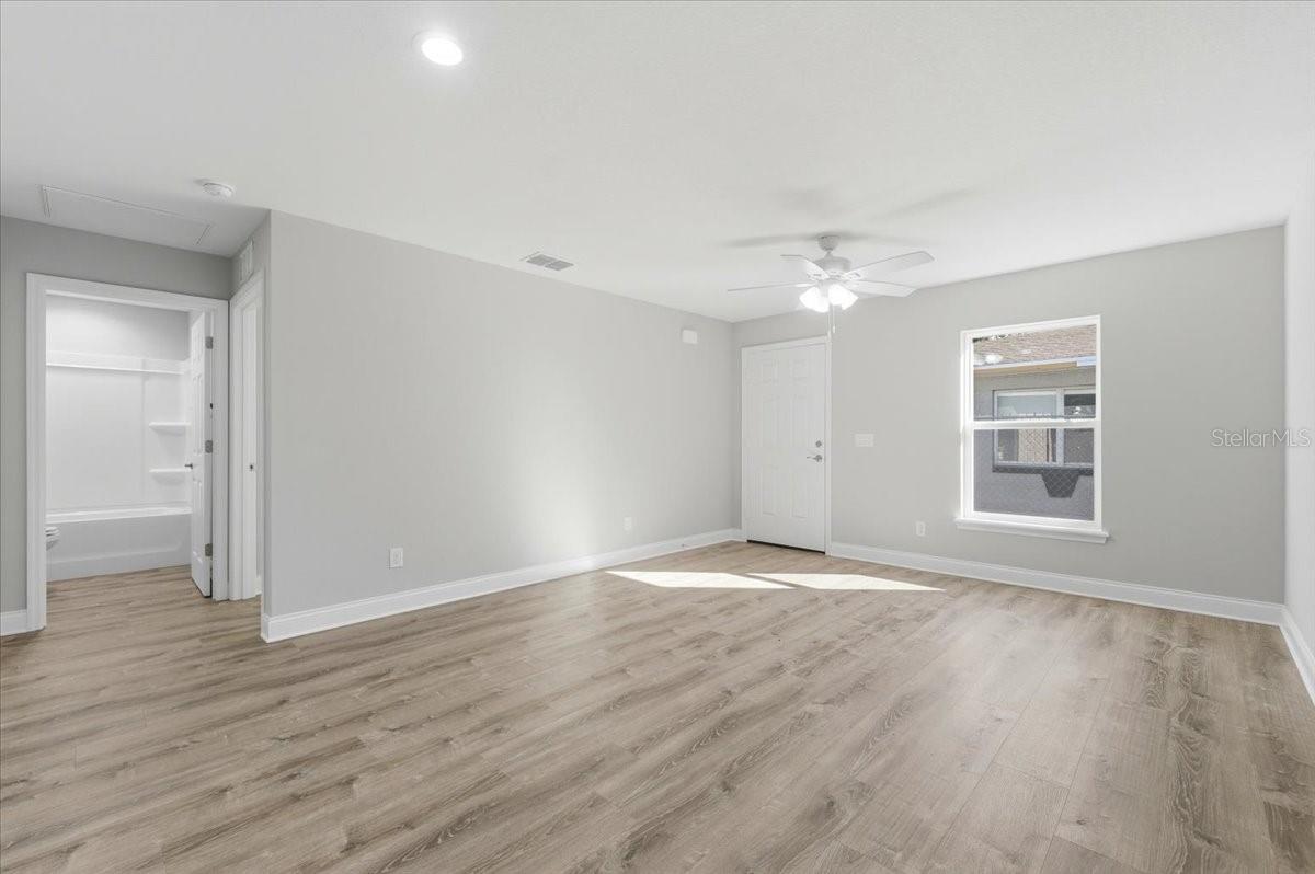 Image 4 of 14 For 644 Martin Luther King Boulevard Ne