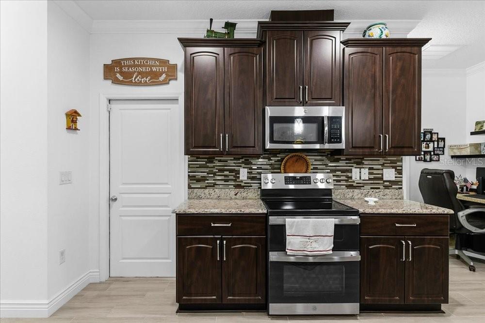 Image 12 of 45 For 941 Rimini Drive