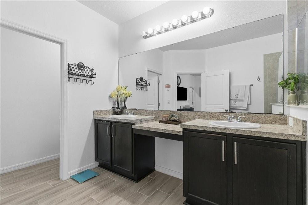 Image 18 of 45 For 941 Rimini Drive