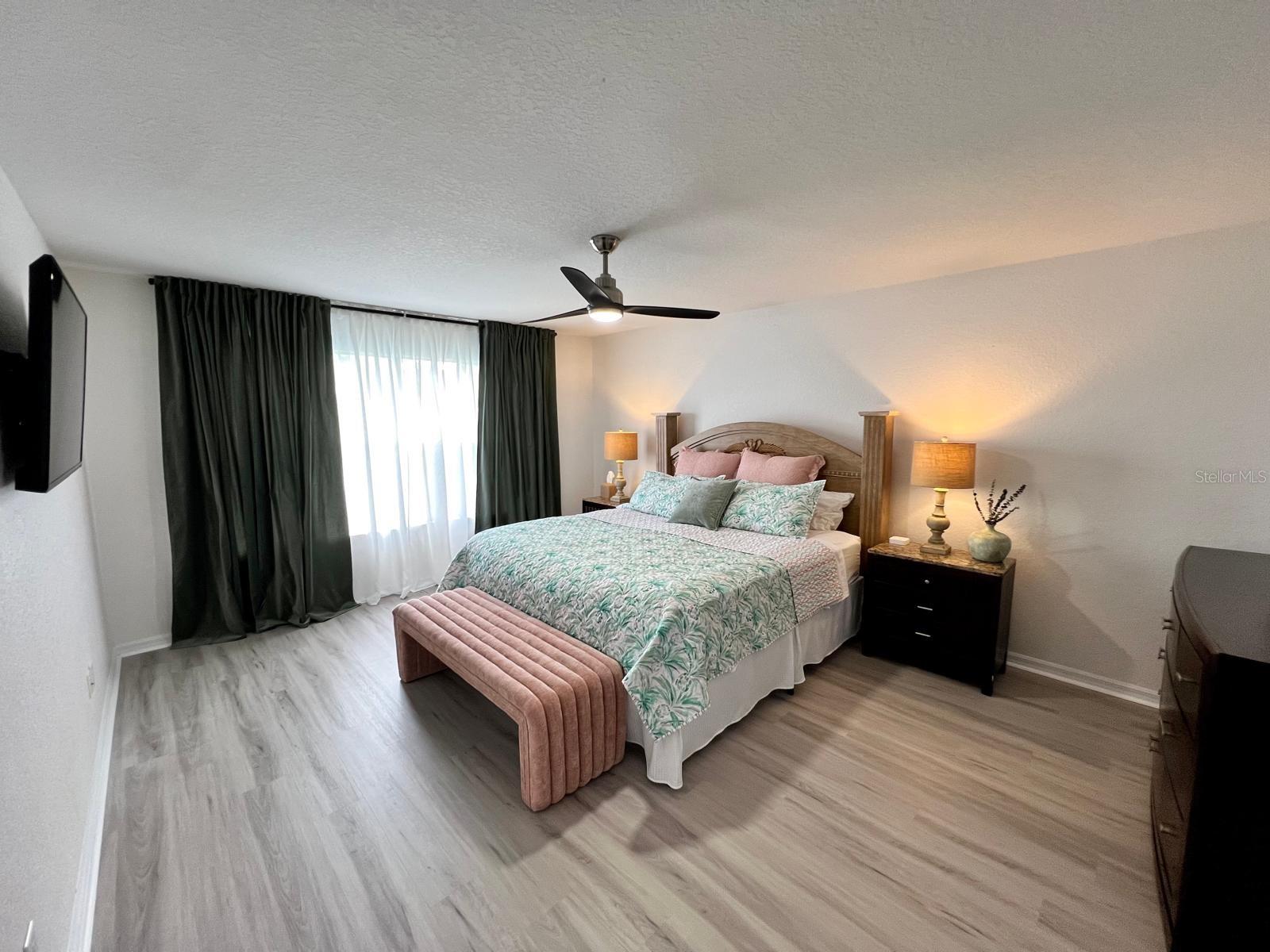 Image 18 of 37 For 254 Gleneagles Drive