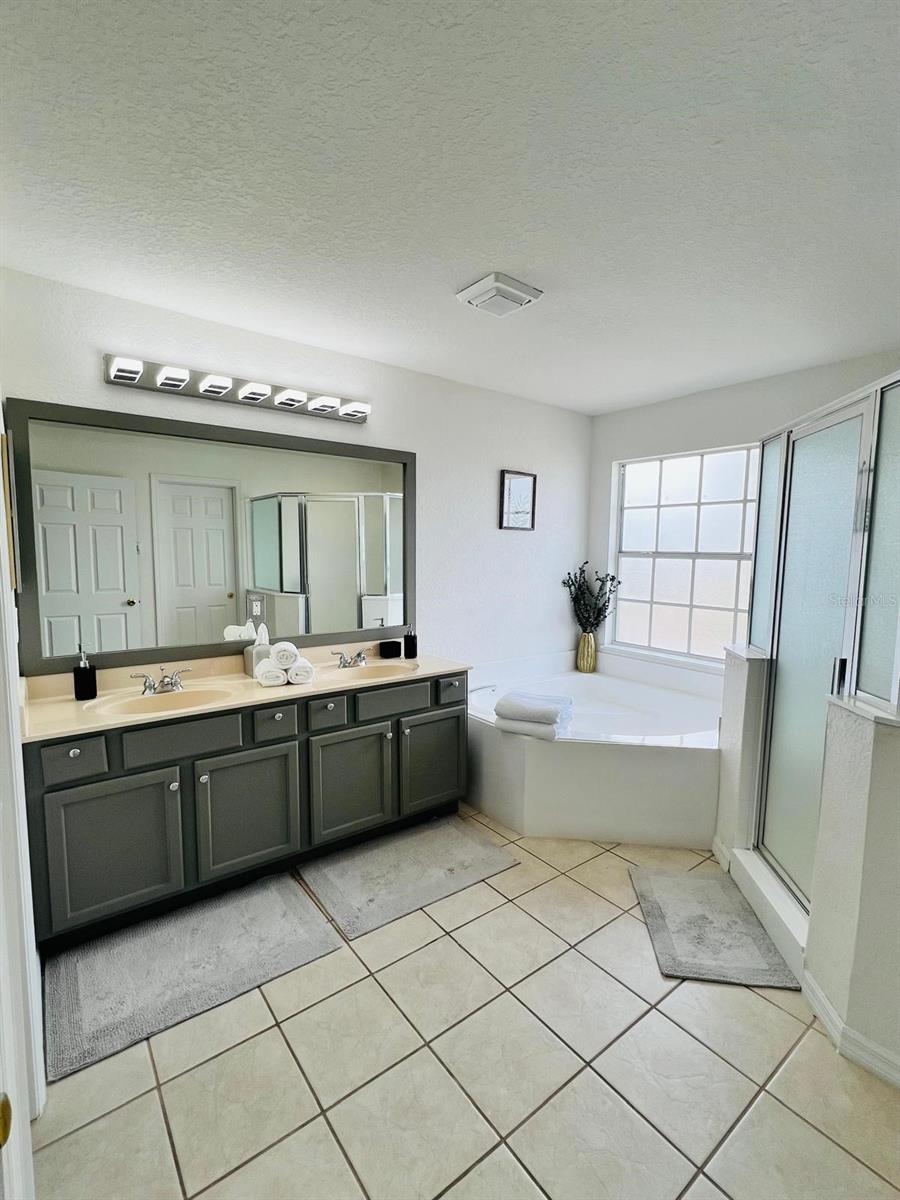 Image 20 of 37 For 254 Gleneagles Drive