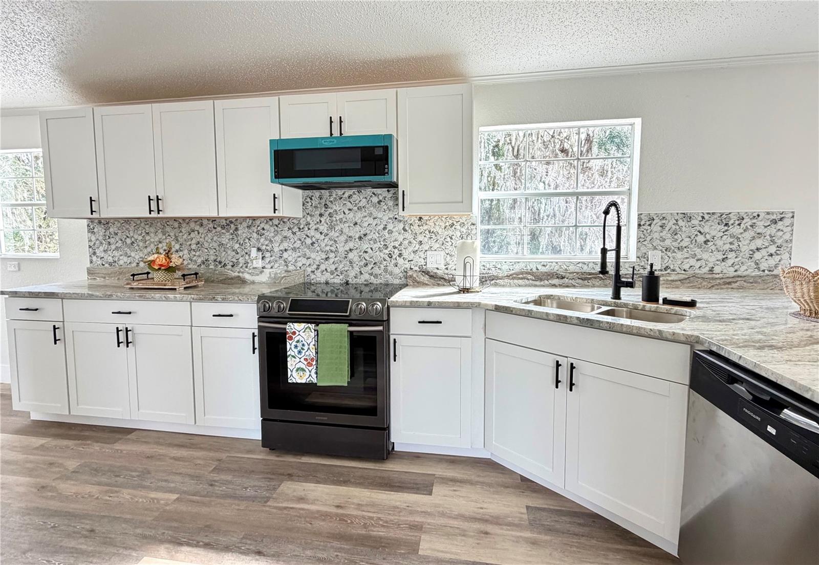 Image 10 of 26 For 2222 150th Street