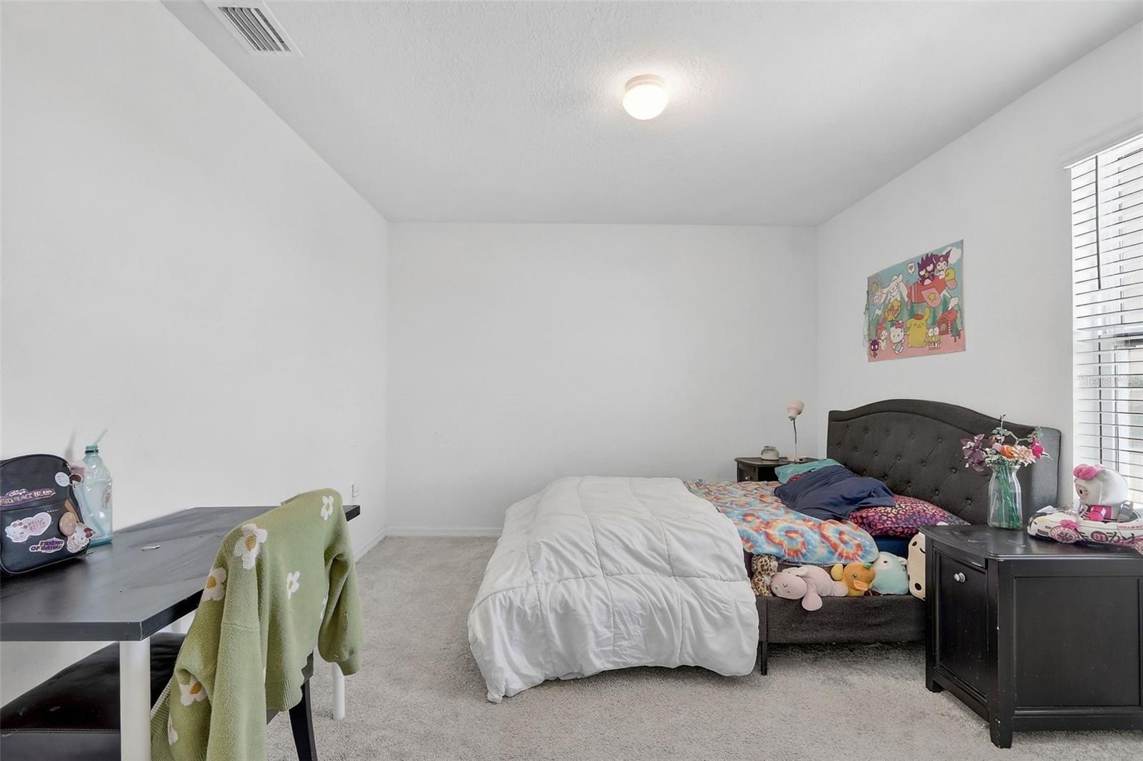 Listing photo id 23 for 1985 Burgundy Drive