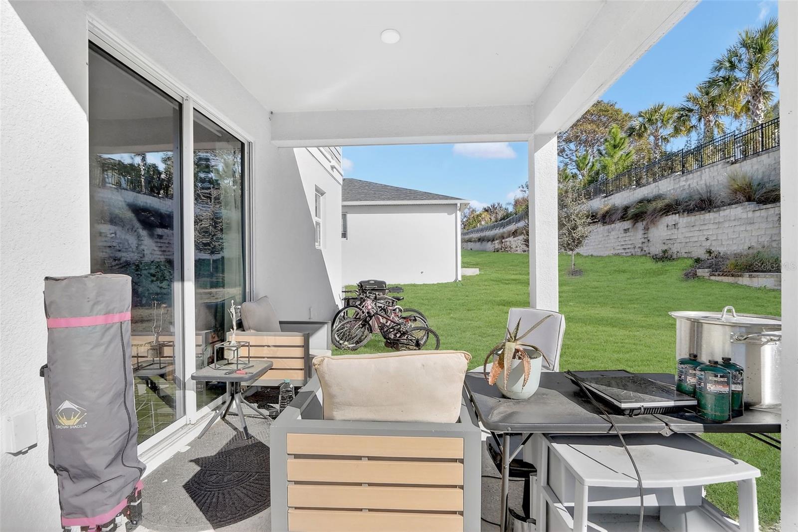 Listing photo id 35 for 1985 Burgundy Drive