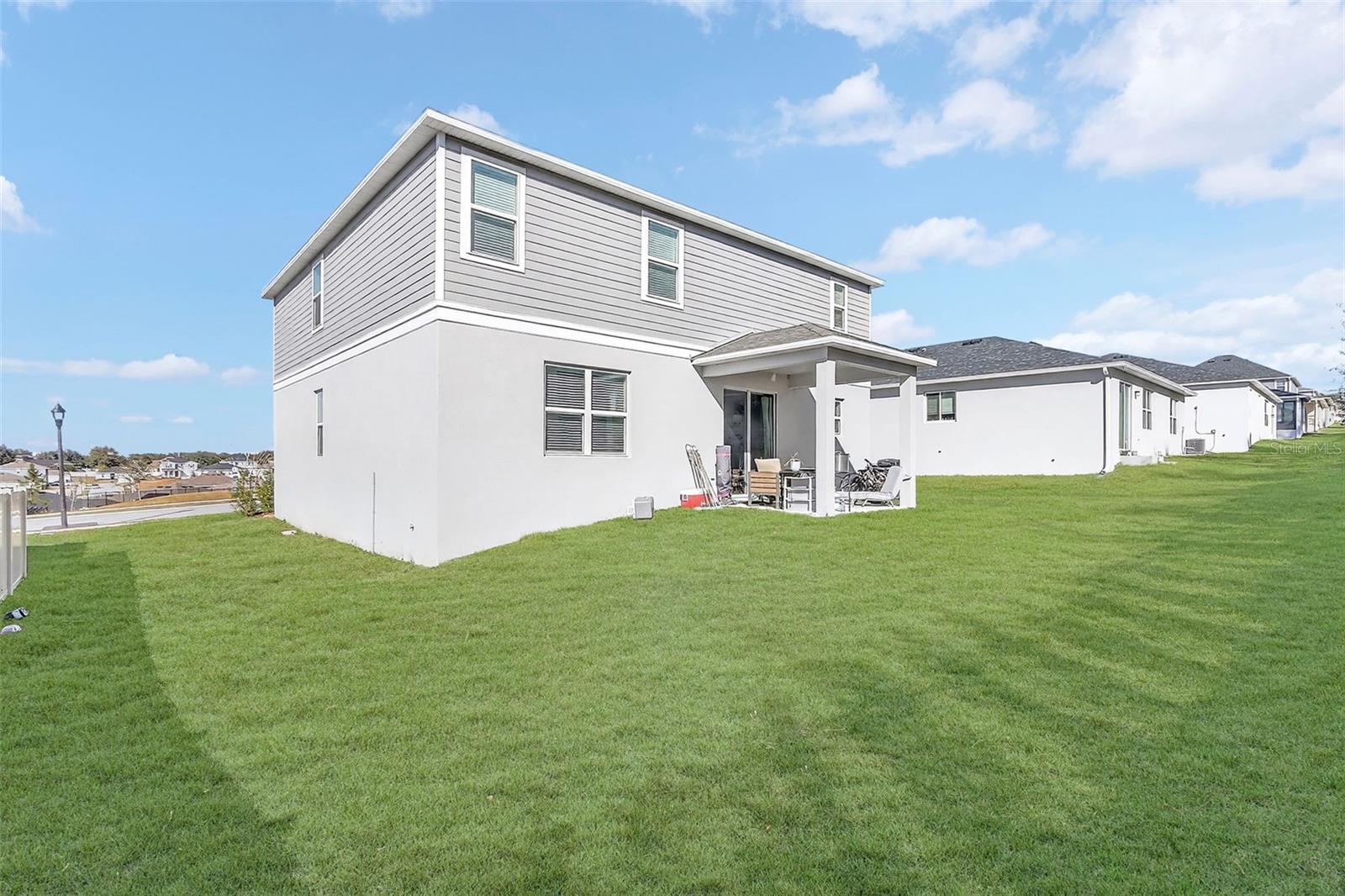 Listing photo id 39 for 1985 Burgundy Drive