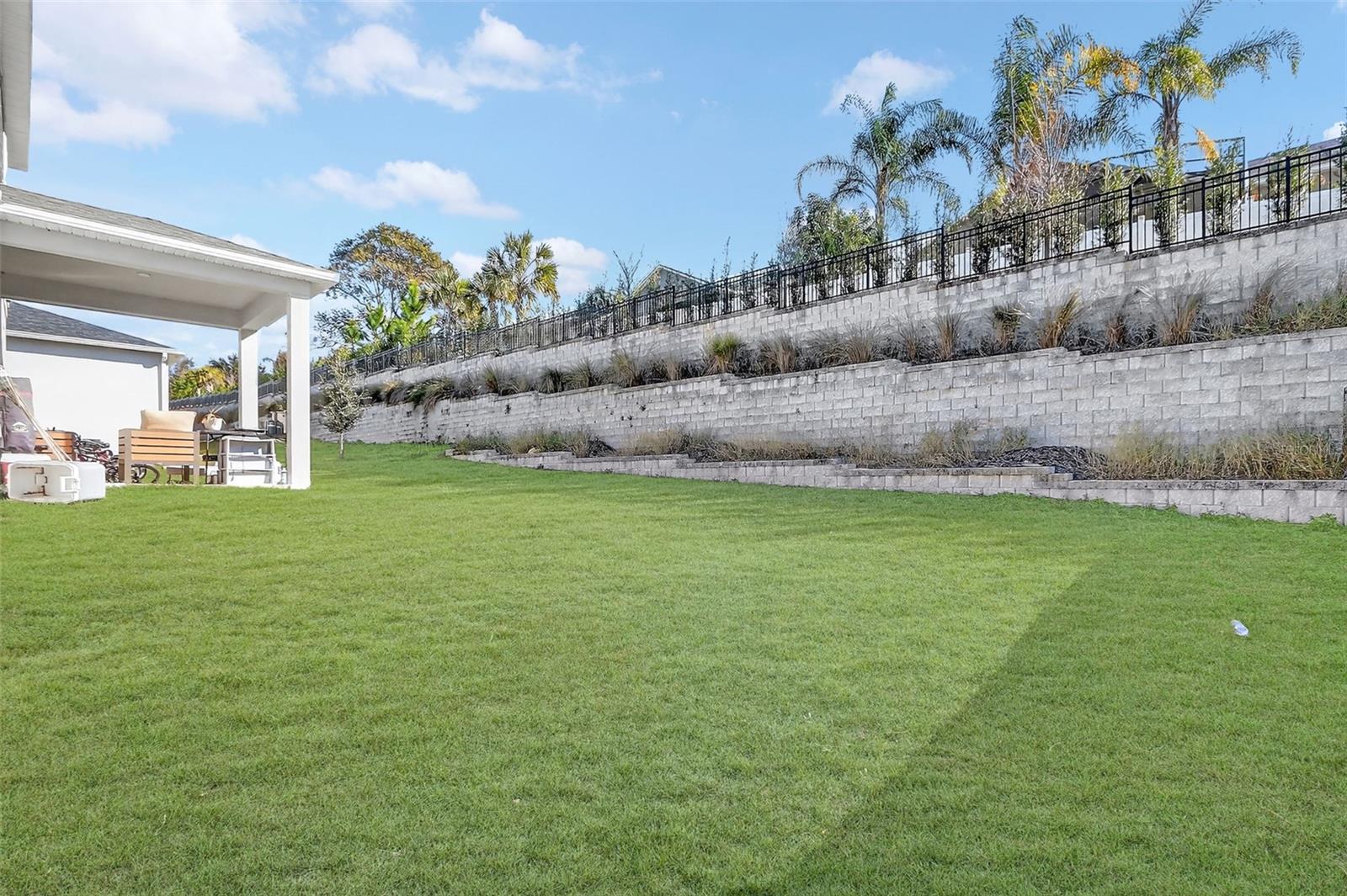 Listing photo id 41 for 1985 Burgundy Drive