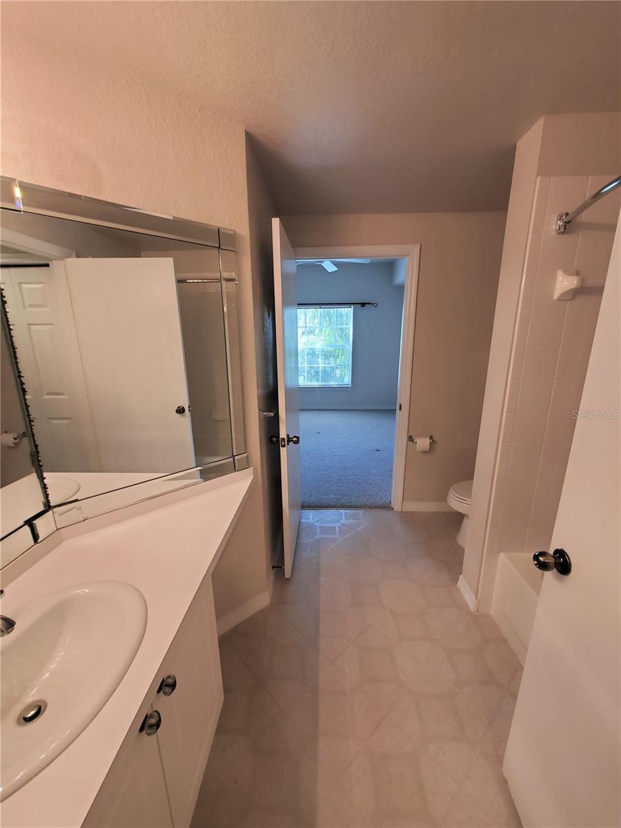 Image 17 of 24 For 5140 Northridge Road 208