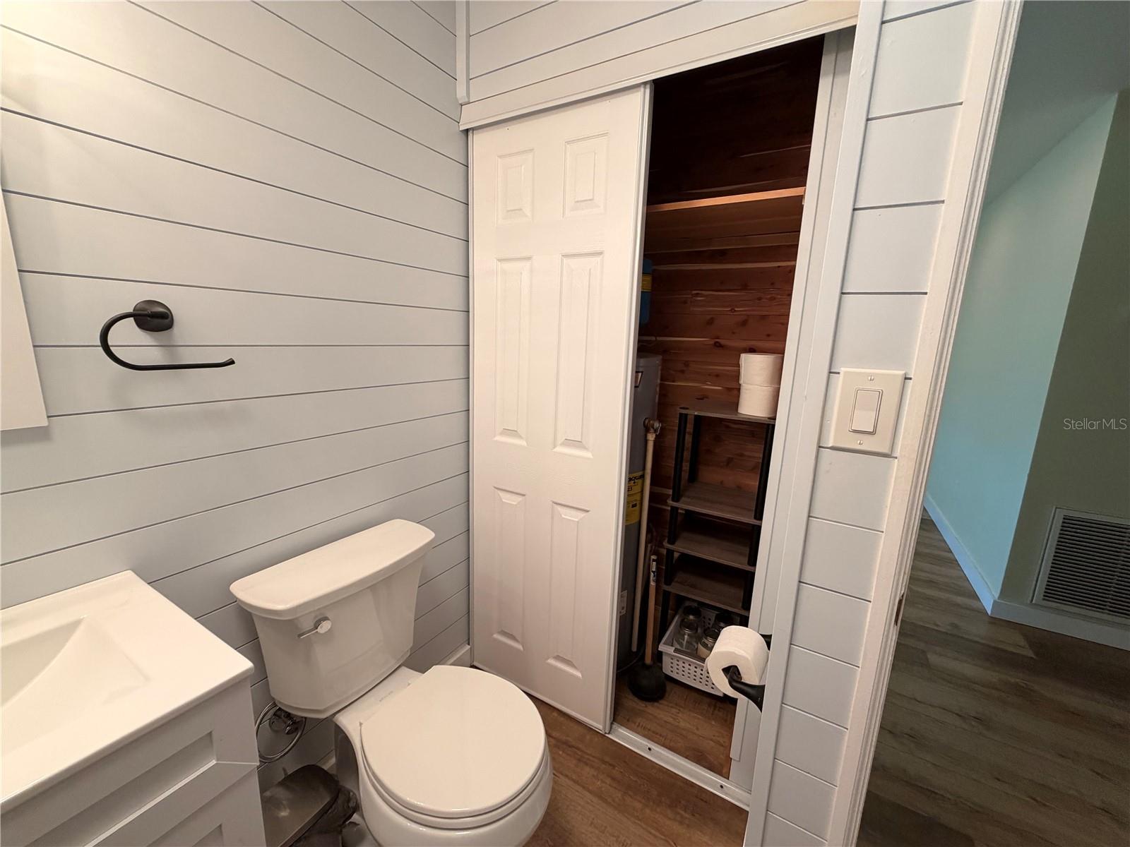 Image 9 of 35 For 53706 Rivertrace Road