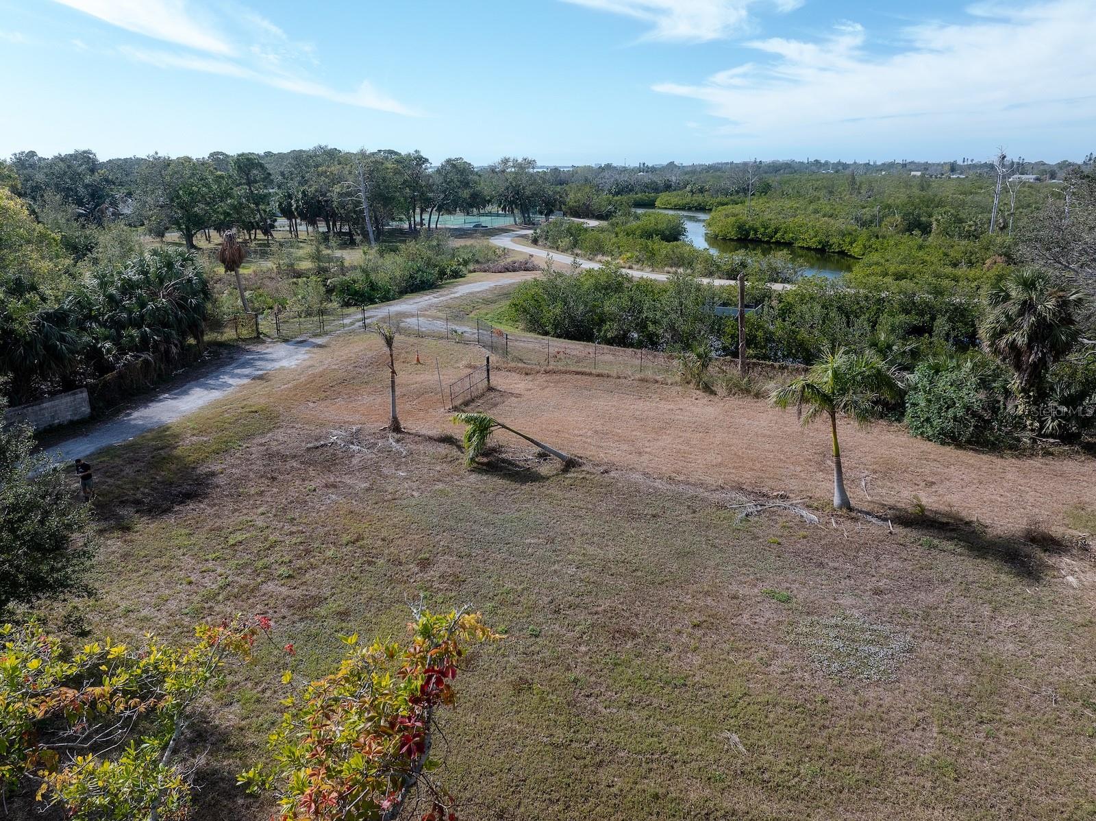 Image 3 of 23 For 3847 30th Avenue S