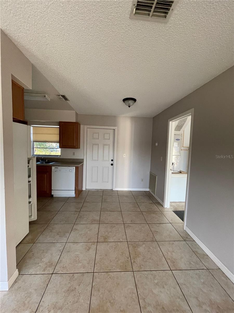 Image 4 of 11 For 2552 6th Street