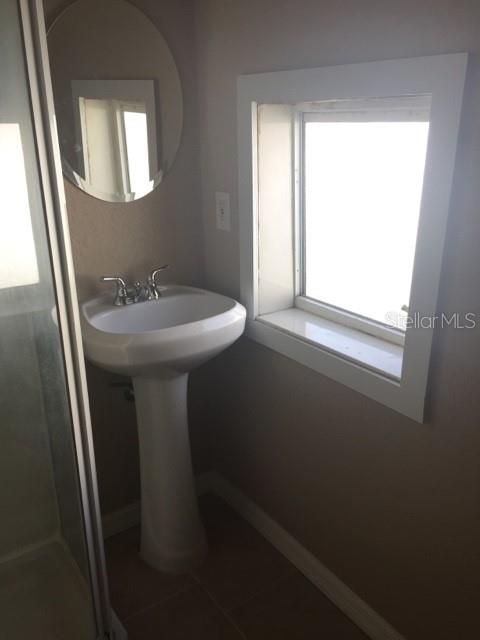 Image 11 of 25 For 608 Delaware Avenue