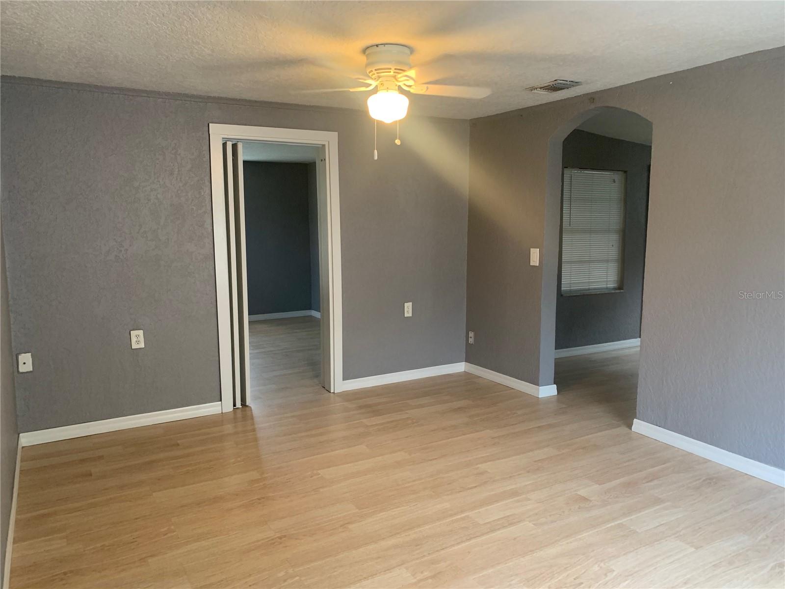 Image 6 of 25 For 608 Delaware Avenue